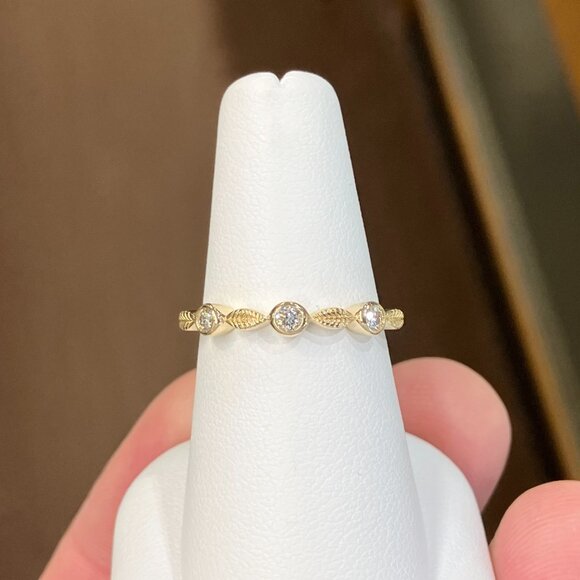 Diamond Gold Wedding Ring - Picture 3 of 6